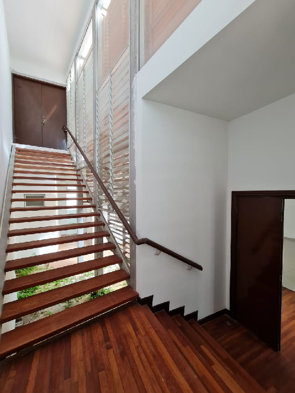 [FREEHOLD] 1.5 Storey Terrace Timur 2 Bandar Enstek Nilai - photo 2