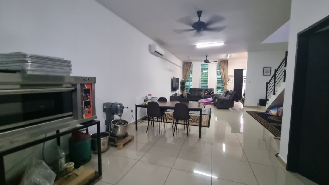 RENO & PARTLY FURNISHED Rumah Teres 2 Tingkat Bangi Avenue 2 - photo 2