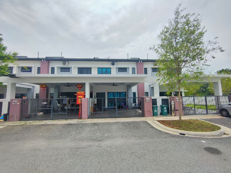 Renovated Double Storey TerraceWoodbury, Mahkota Hills, Lenggeng