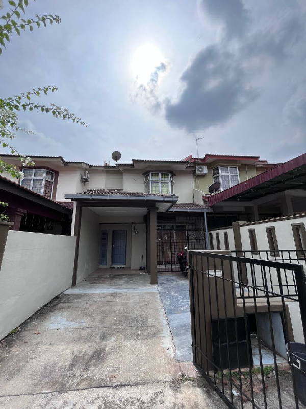 2 Storey Bandar Baru Salak Tinggi 