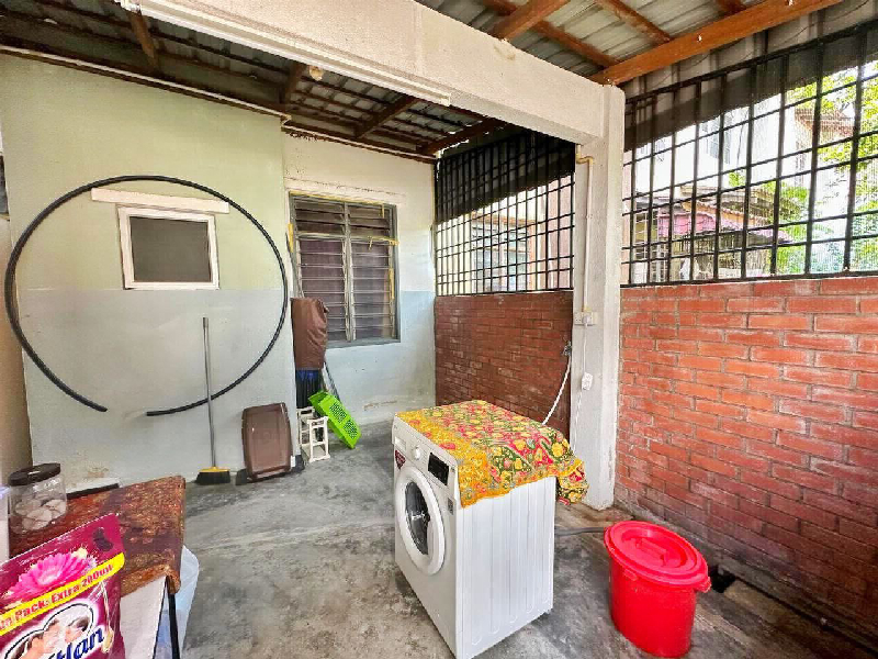 Double Storey TerraceTaman Ixora, Bandar Baru Salak Tinggi - photo 8