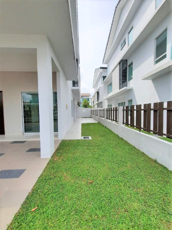Puncak Saujana, Kajang - photo 6