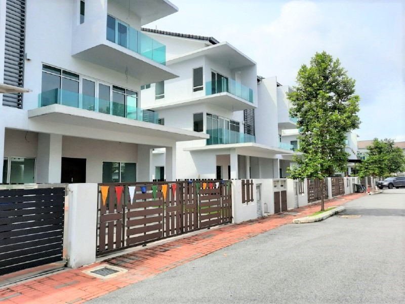 Puncak Saujana, Kajang - photo 8