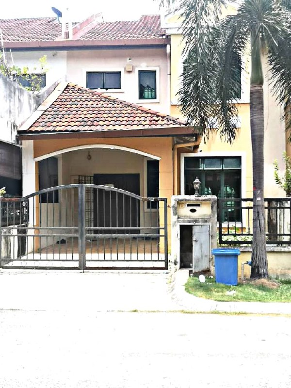 2 Storey Terrace Jalan Warisan Indah, Sepang