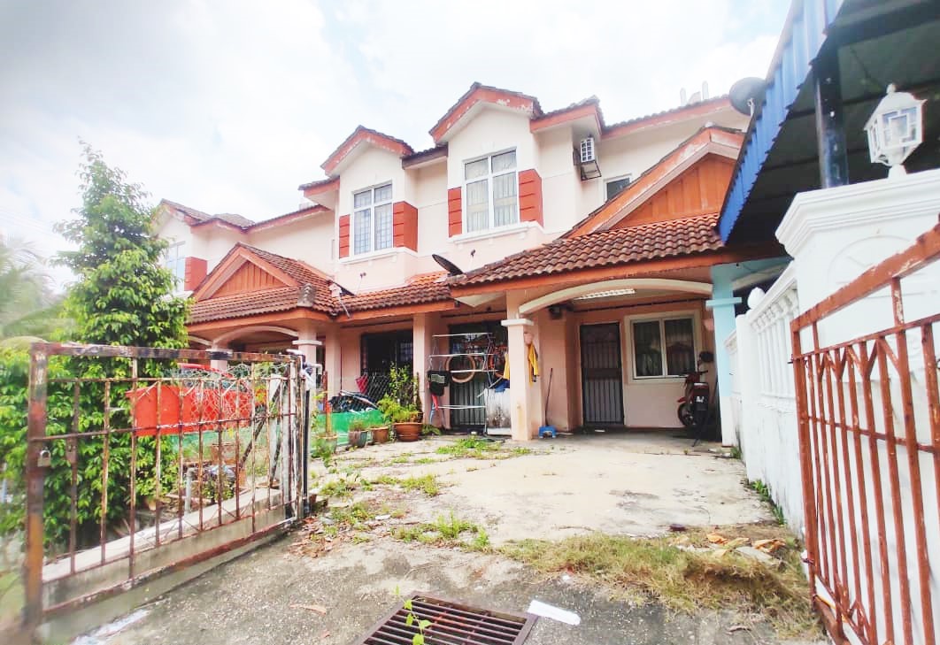 2 Storey Terrace Lorong Az-Zaharah, Puncak Alam