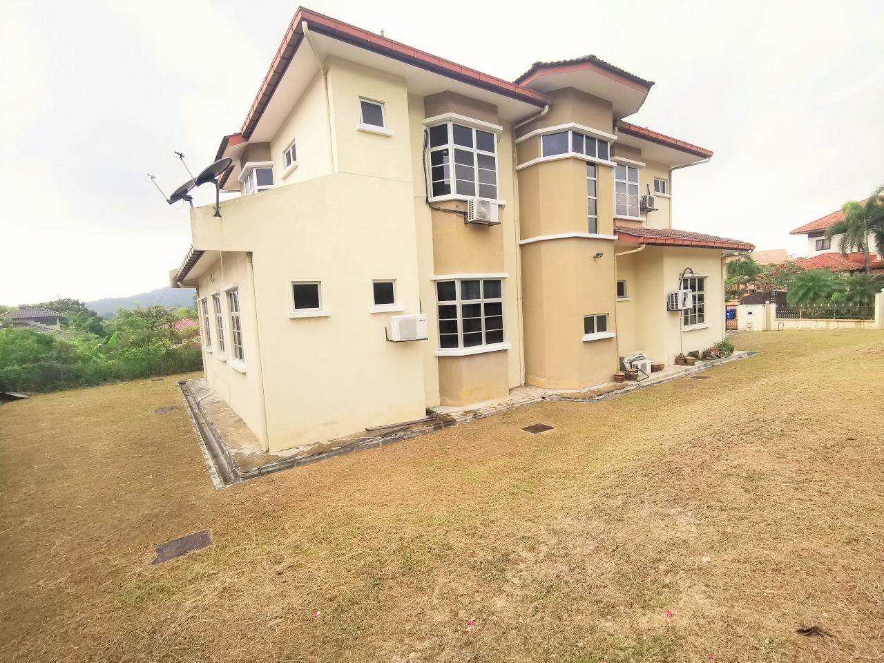 Bungalow Seksyen 8, Shah Alam - photo 3