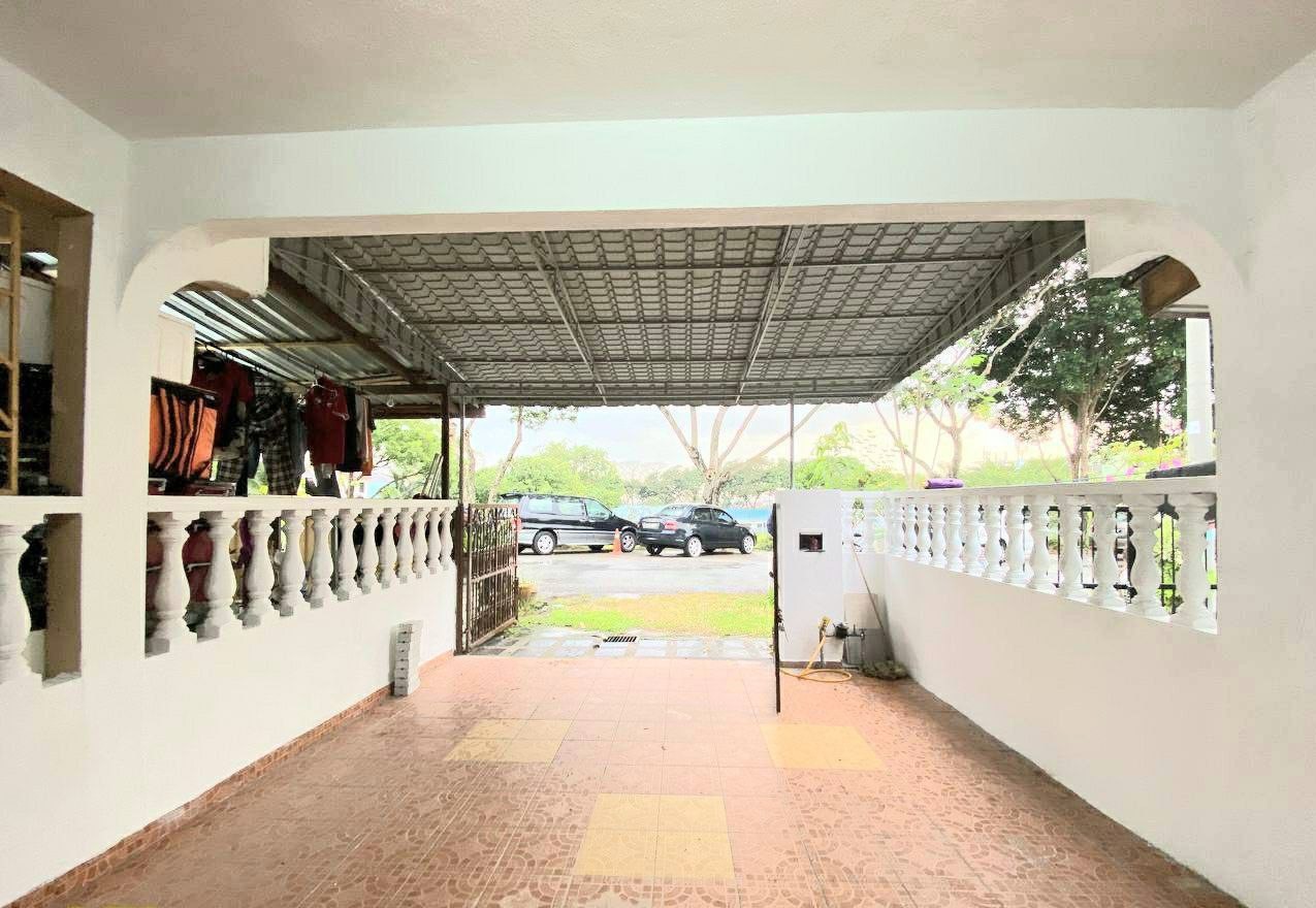2 Storey Terrace Taman Rasmi Jaya, Ampang - photo 2