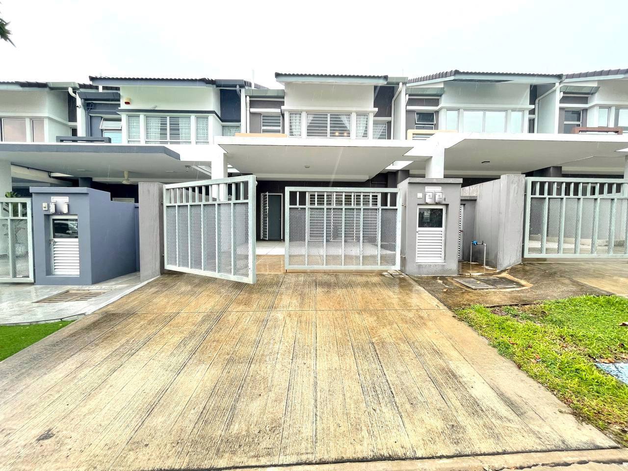 Double Storey Terrace Serene Heights - photo 1