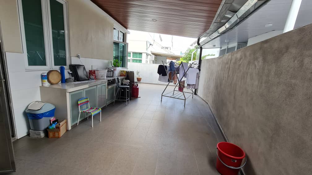 3 Storey SemiD Persi ...