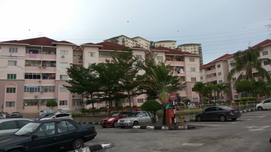 Desa Saujana Apartment,Sungai Besi,Balakong