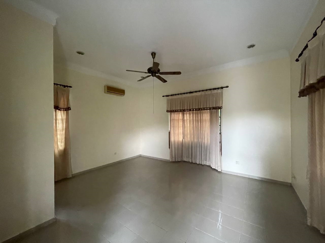 Single Storey Bungalow - Seksyen 3, Bangi - photo 7