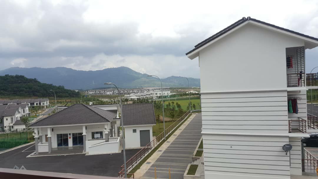 Townhouse Bandar Ainsdale - photo 3