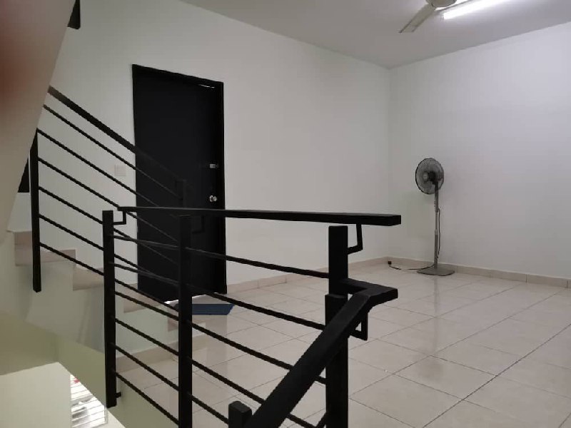 3 Story Bangi Avenue - photo 3