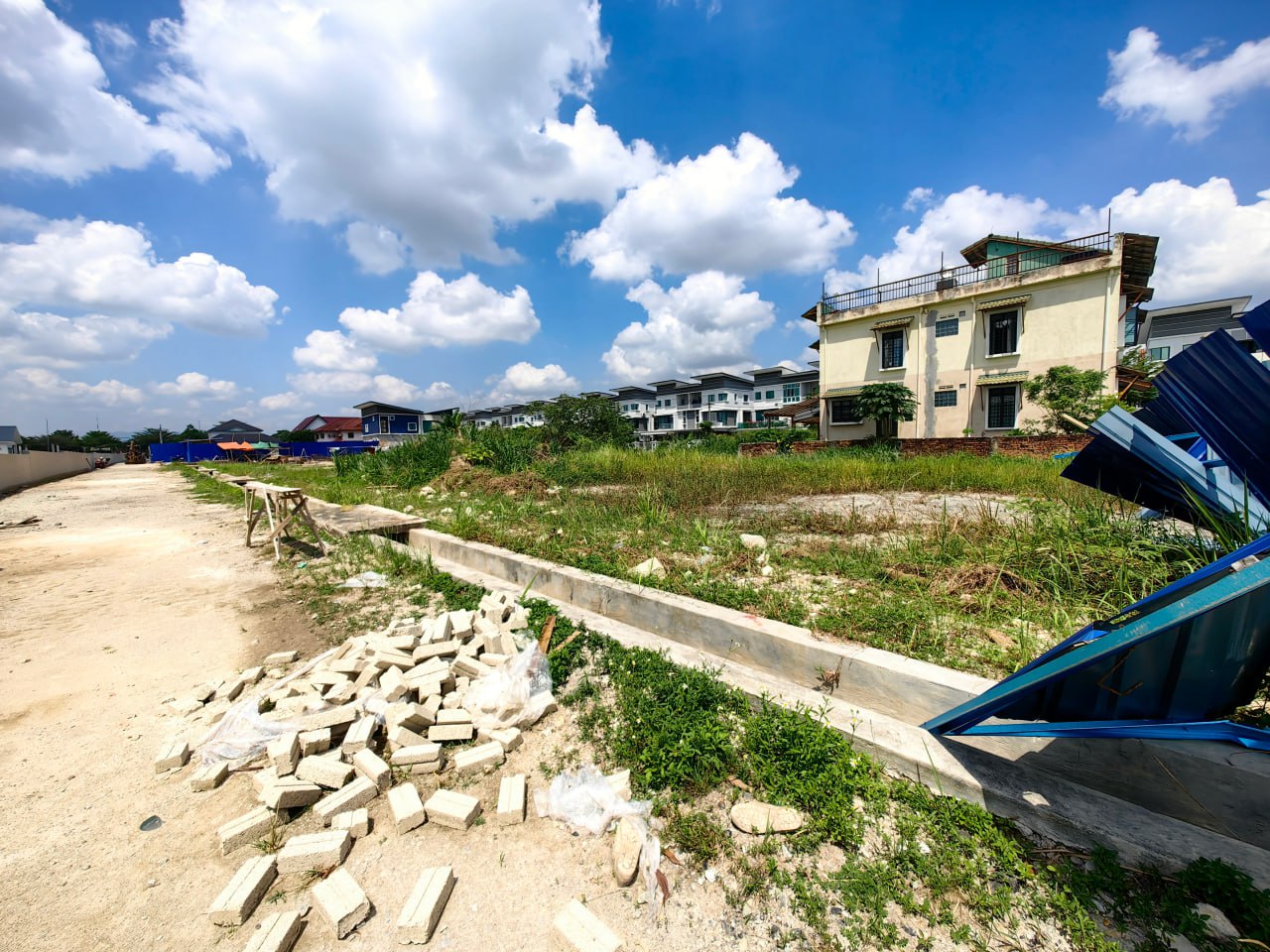 Bungalow Lot Seksyen 8, Jalan Surada Kajang - photo 2