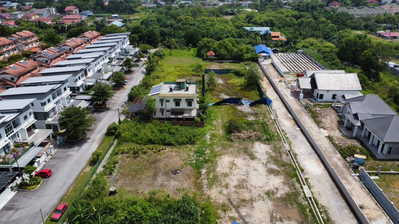 Bungalow Lot Seksyen 8, Jalan Surada Kajang - photo 9
