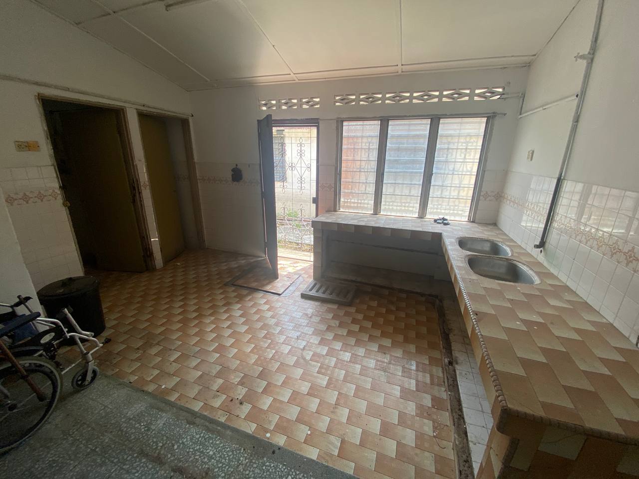 Single Storey Jalan Wira Taman Maluri Cheras KL - photo 6