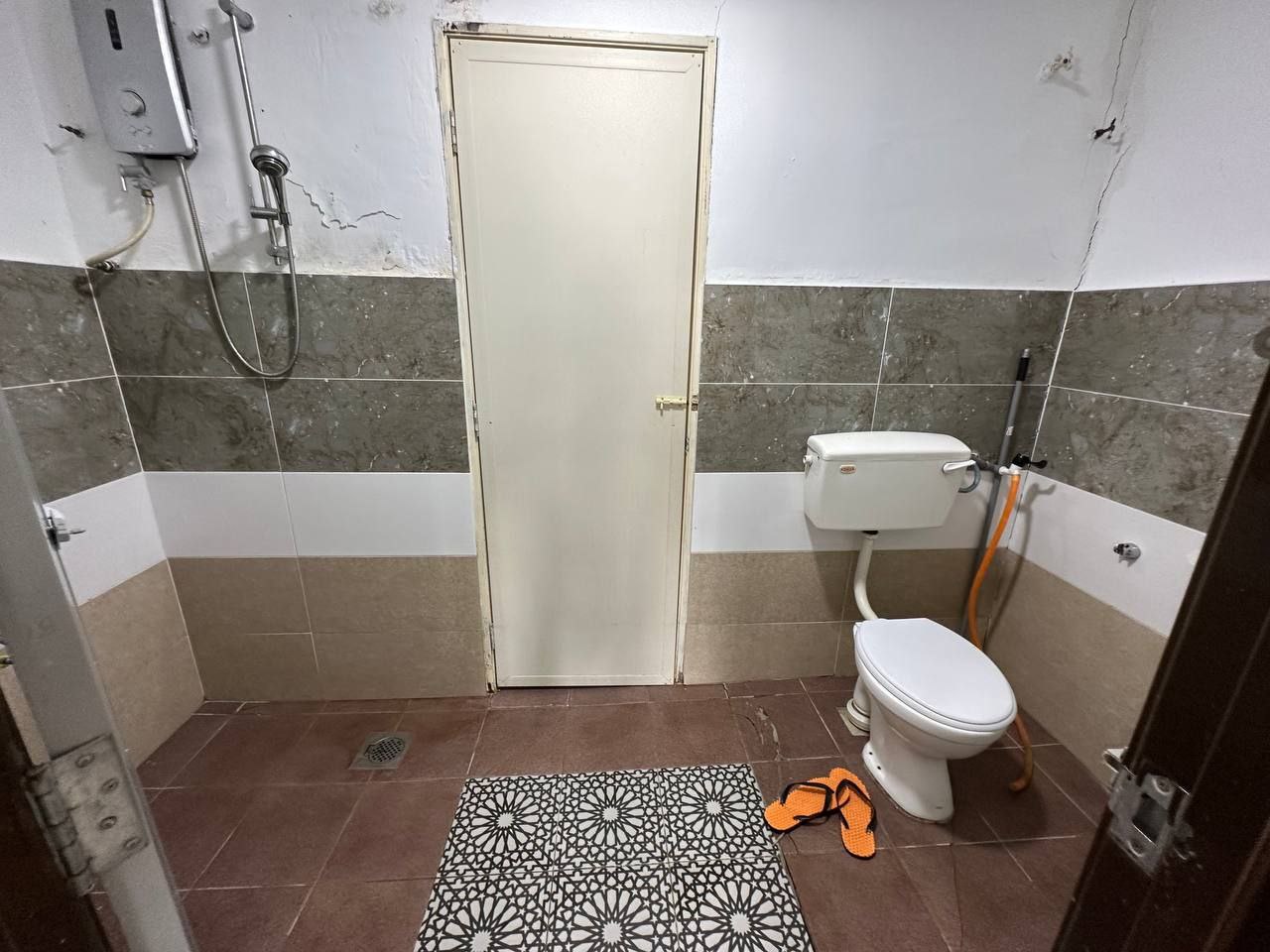 Single Storey Terrace Taman Pinggiran Cyber, Cyber - photo 3
