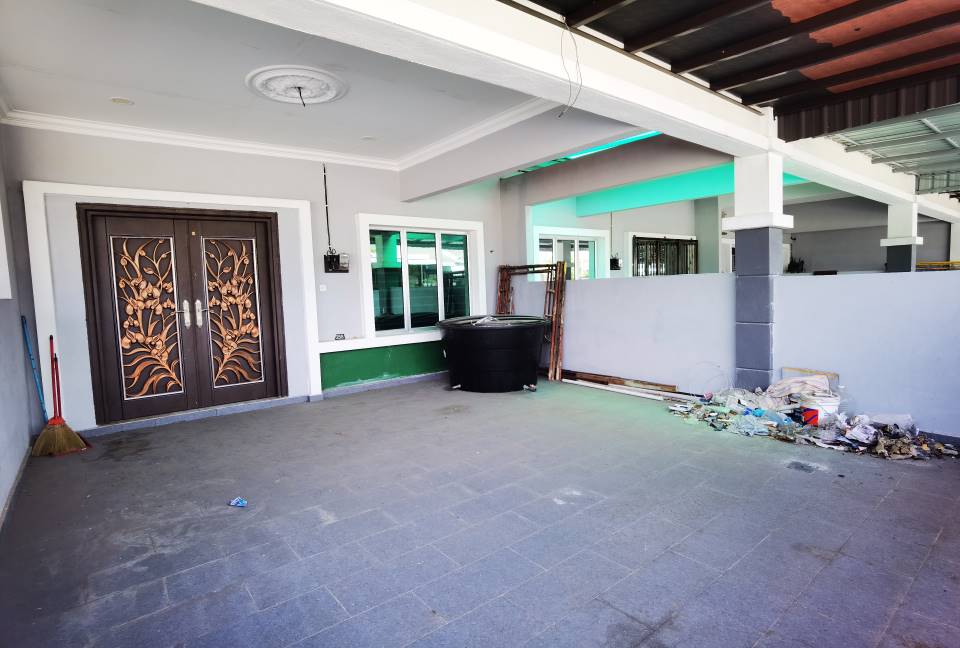 Teres 1 Tingkat Taman Zamrud, Batu Kikir - photo 2