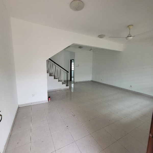 Double Storey Amber Taman Pelangi Semenyih 2 - photo 2