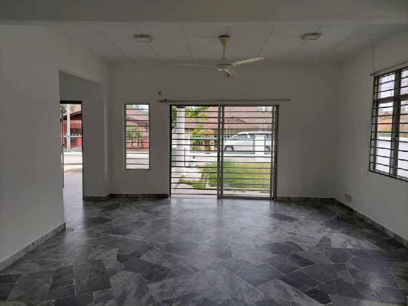 Single Storey Bungalow Taman Tasik Semenyih kajang - photo 3