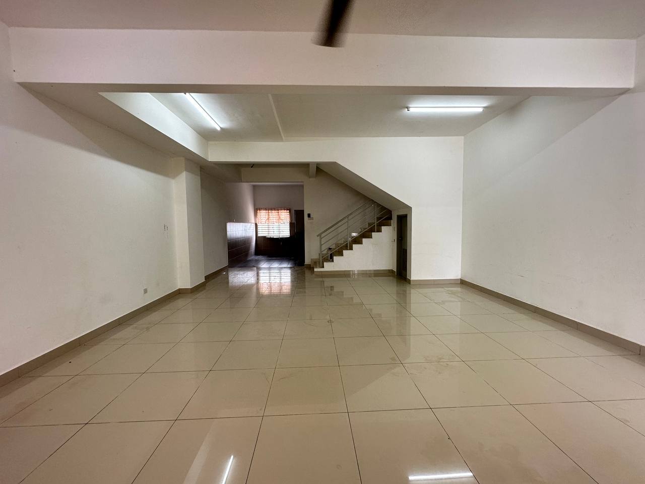 2 Storey Terrace House Taman Suria Warisan - photo 3