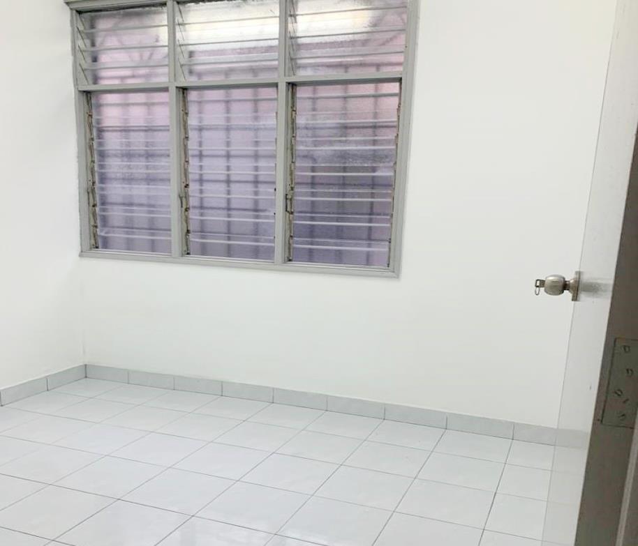 Ground Floor Townhouse Pandan Indah Kuala Lumpur - photo 8
