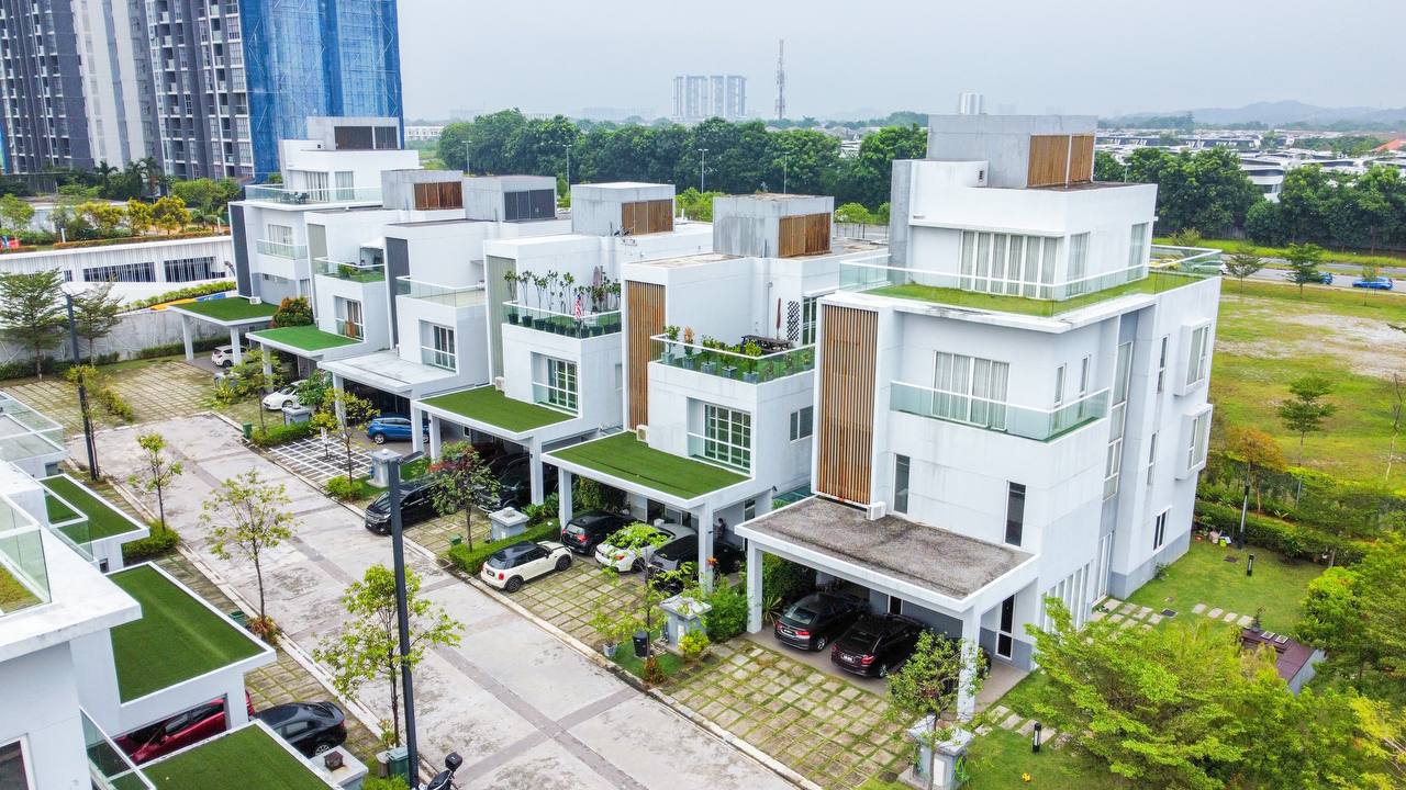 2 Storey Bungalow Lakefront Villa Cyberjaya - photo 2