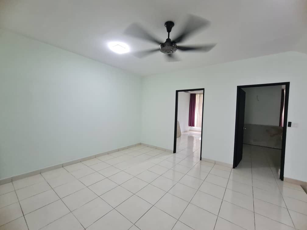 3 Storey House Bangi Avenue Seksyen 7 - photo 12