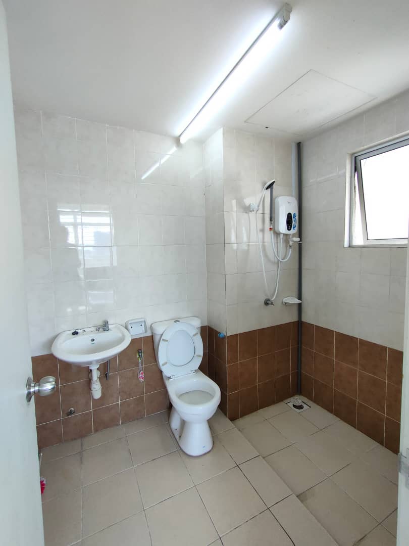 Prima U1, Shah Alam , near tesco and jusco, 3 room - photo 2