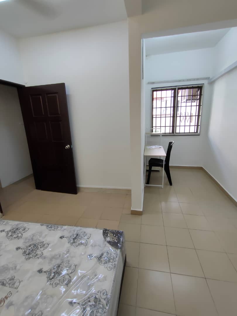 USJ 2 Landed House, Medium Big Room, Fully Furnish - photo 3