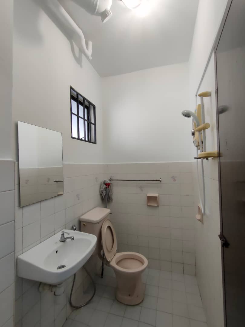 USJ 2 Landed House, Medium Big Room, Fully Furnish - photo 7