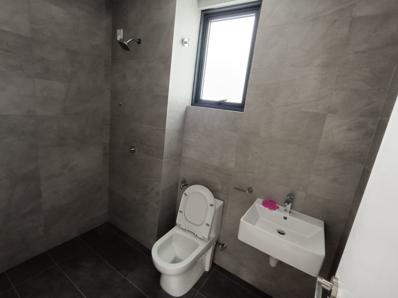Sunsuria 3 Room Partly Furnished For Rent - photo 10