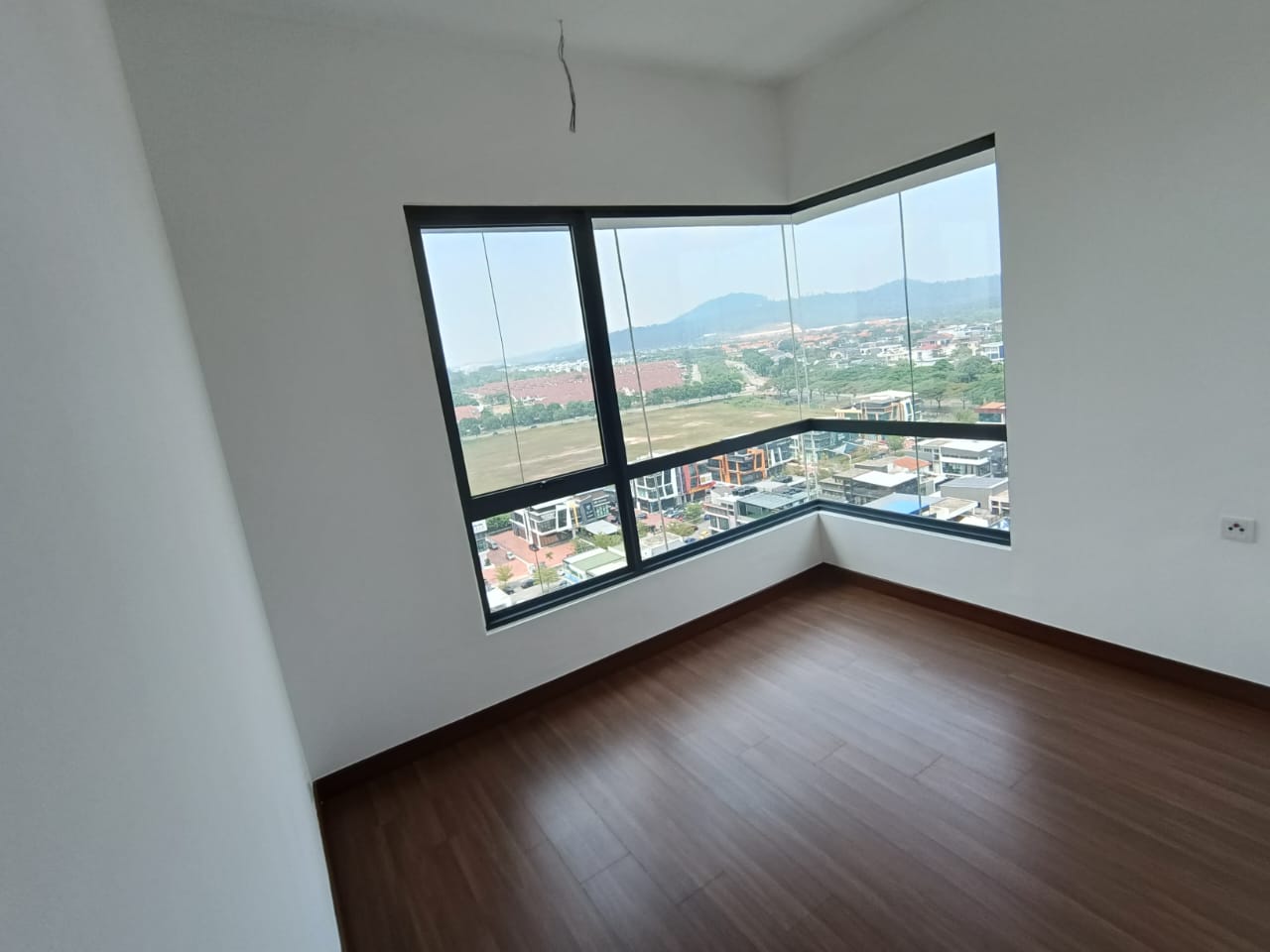Sunsuria SOHO High F ...