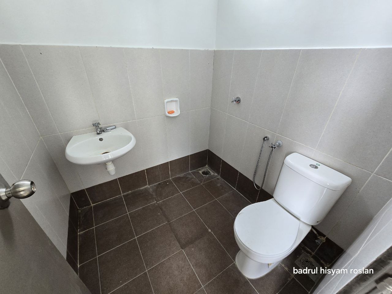 End Lot 1 Storey Tmn Semarang Mutiara Dengkil - photo 2
