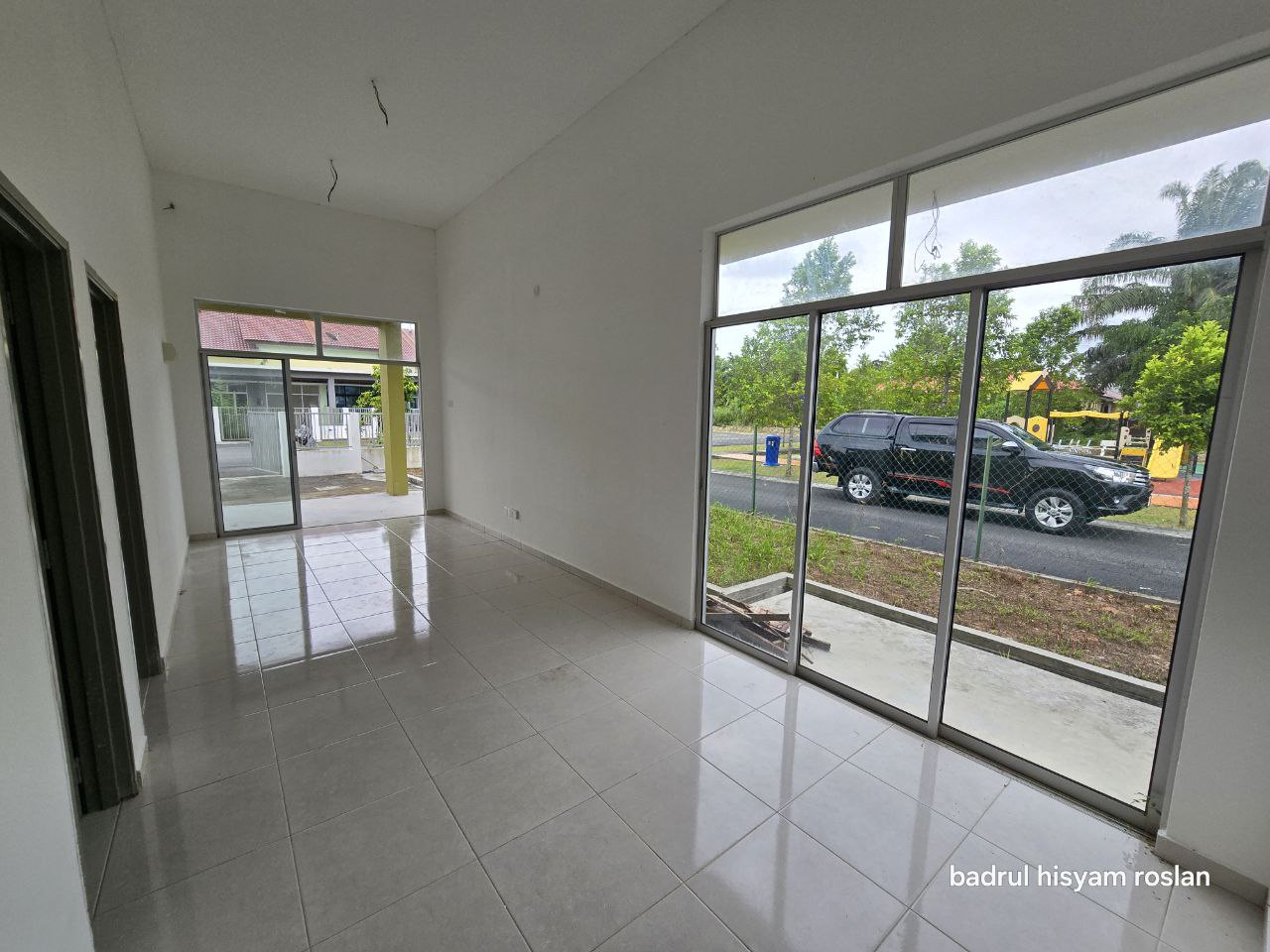 End Lot 1 Storey Tmn Semarang Mutiara Dengkil - photo 3