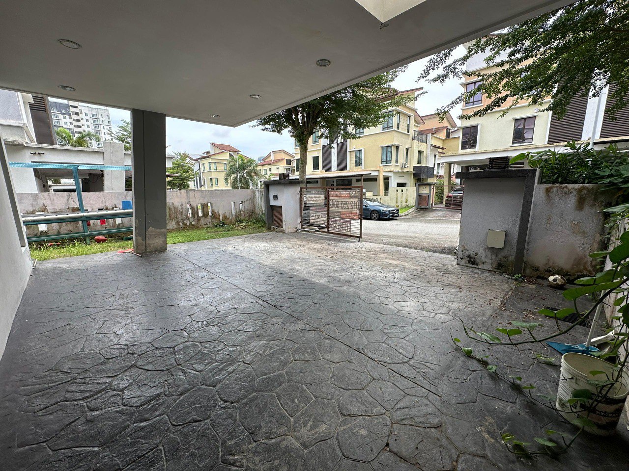 3-Storey Semi-D in Taman Tropika 2, Kajang - photo 2