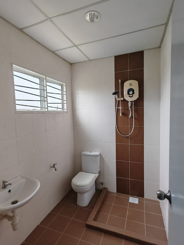 Renovated 3-Storey Taman Aman Permai Sungai Tangka - photo 13
