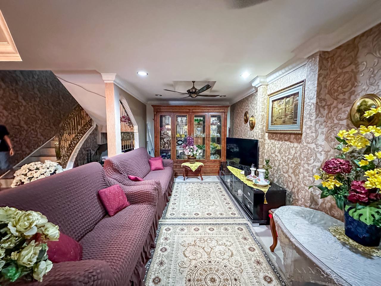 Fully Renovated Corner Lot Sek 5 - photo 4