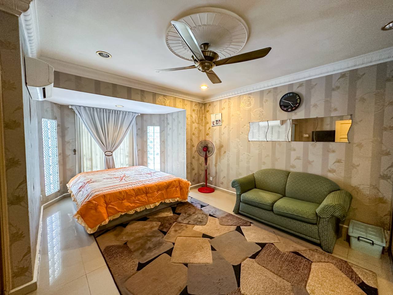 Fully Renovated Corner Lot Sek 5 - photo 13