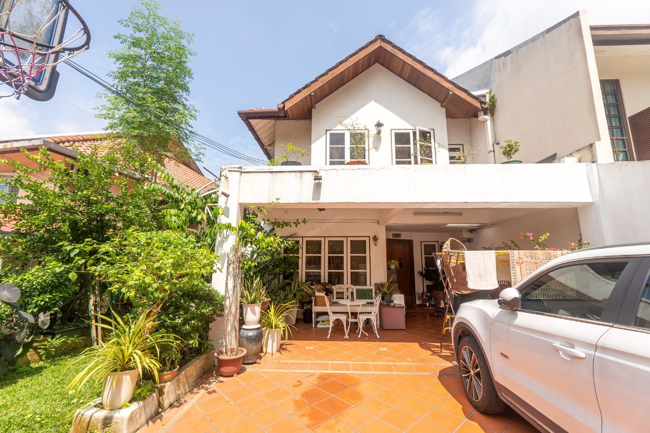 End Lot 2 Storey Jln ...