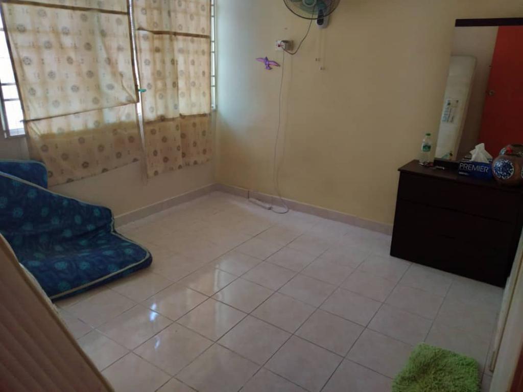 Desa Bayan Apartment - photo 4