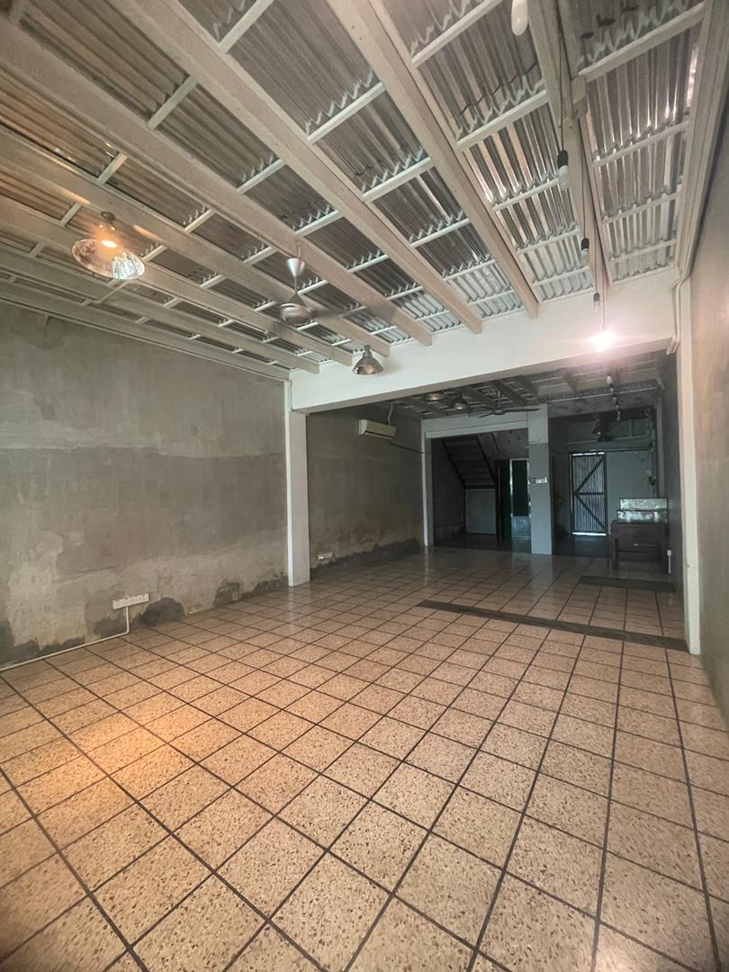 Pulau Tikus Medan Maktab 3000sf Renovated - photo 6
