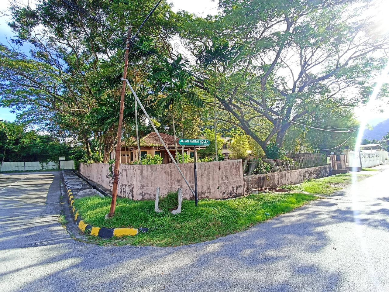 Pantai Molek Corner Bungalow 10400sf - photo 4
