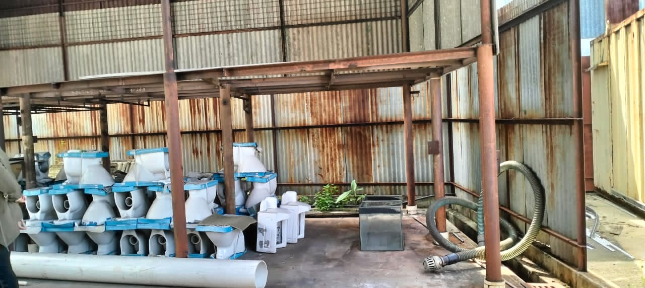 Jelutong Warehouse Light Industry 11000sf - photo 3