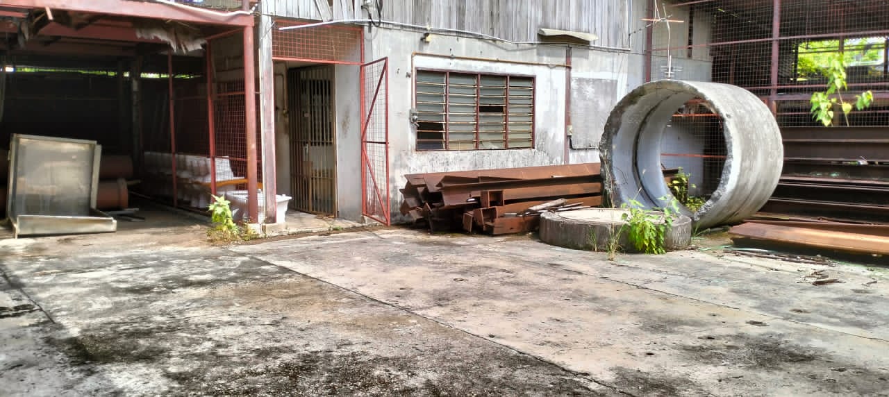 Jelutong Warehouse Light Industry 11000sf - photo 4