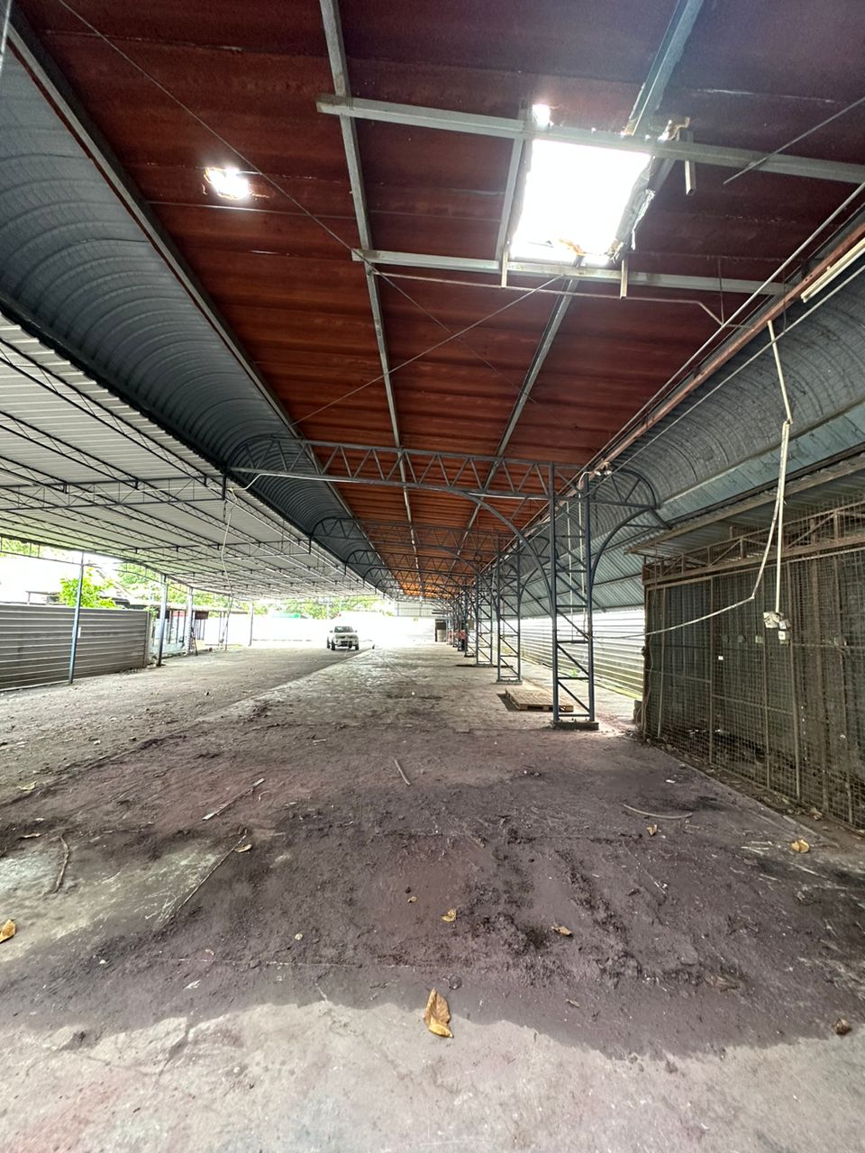 Jalan Chain Ferry 20000sf Warehouse Workshop - photo 2