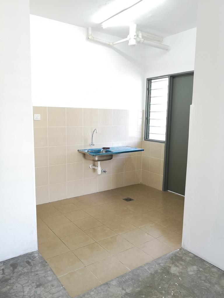 Mercury Apartement Teluk Kumbar 700sf, 3 bed room - photo 2
