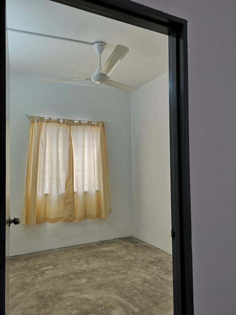 Mercury Apartement Teluk Kumbar 700sf, 3 bed room - photo 4