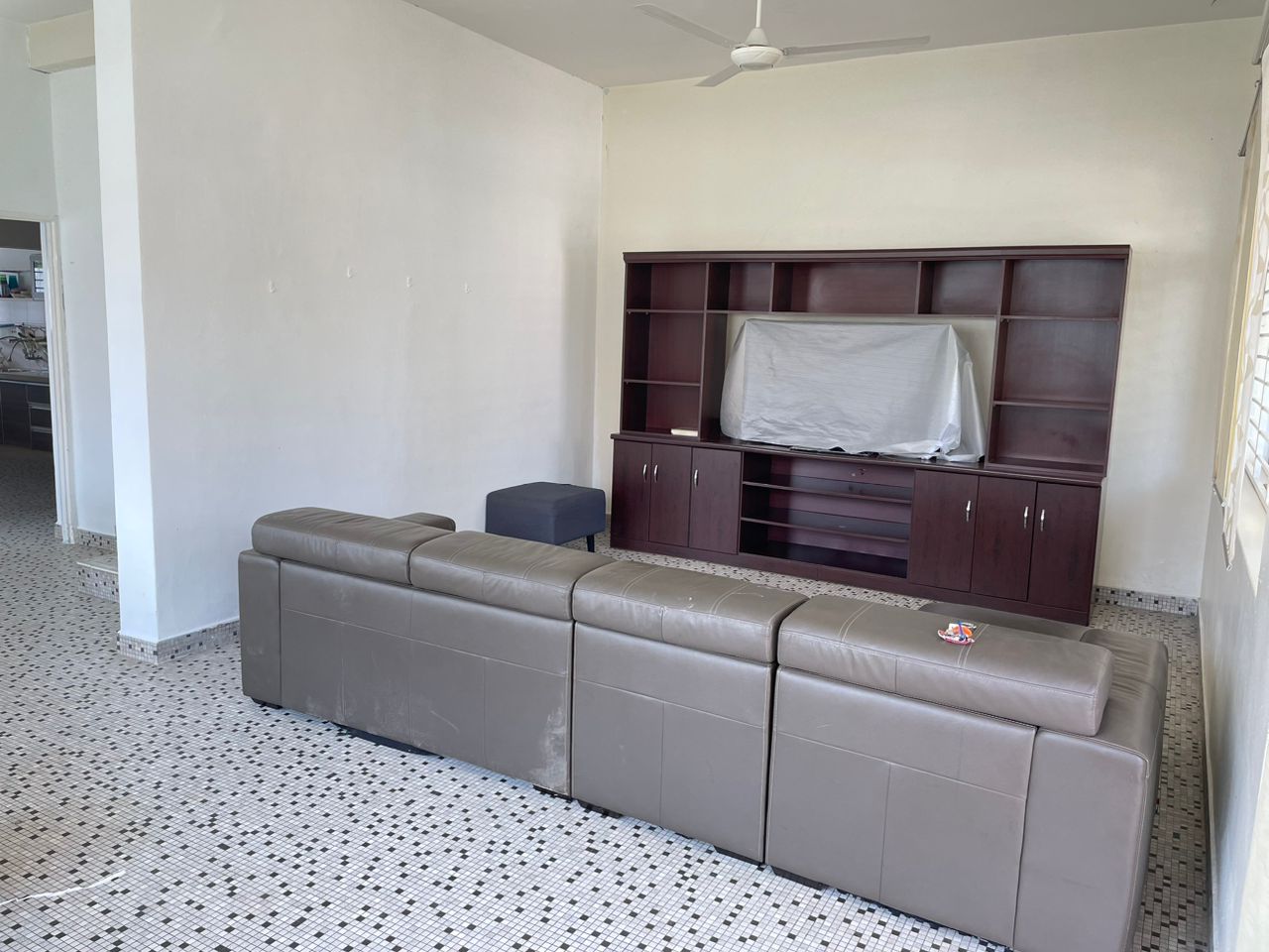 2 Storey Semi D Jalan Oldham Tanjung Bunga 4117sf - photo 4