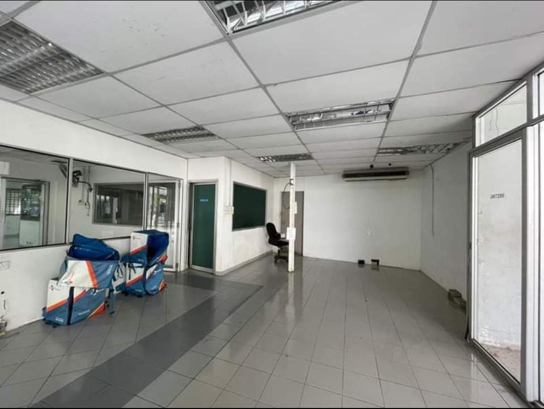 Warehouse Light Industry 12000sf Jelutong - photo 9